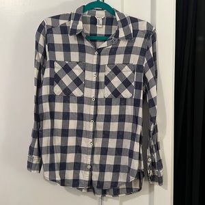 Forever 21 Navy Blue and White Plaid Flannel Button Down Shirt — Size: M